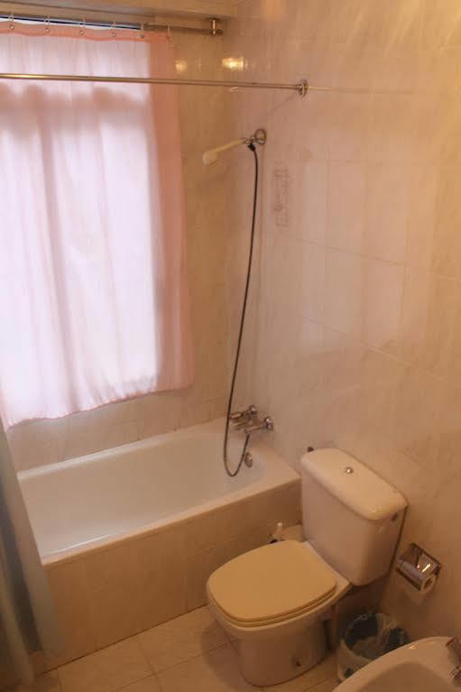 Hostal Temino Burgos Bagian luar foto